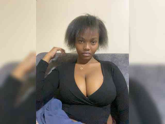 Curvy-maxy9