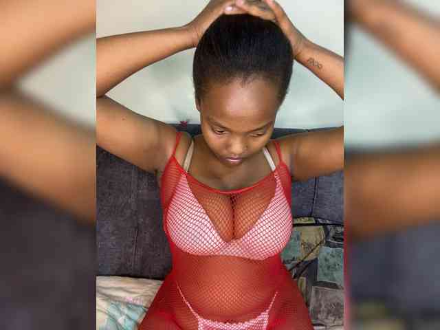 Curvy-maxy9 Live Webcam on BongaCams