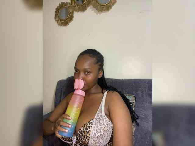 Curvy-maxy9 Curvy-maxy9