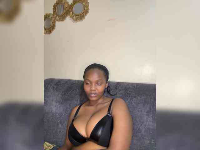 Curvy-maxy9 Curvy-maxy9