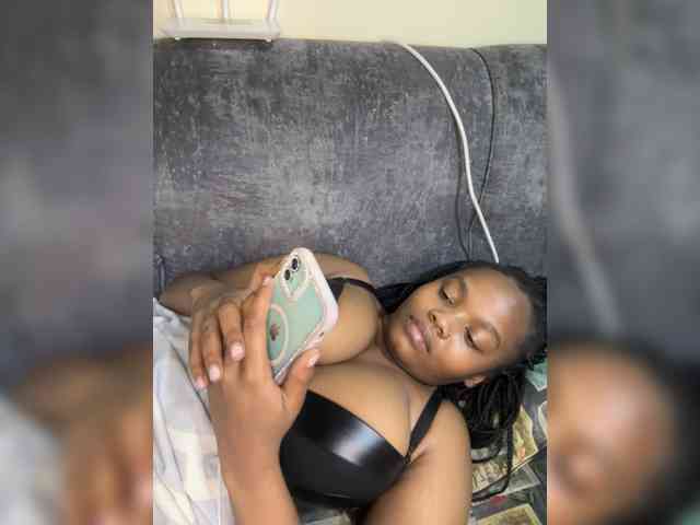 Curvy-maxy9 Curvy-maxy9