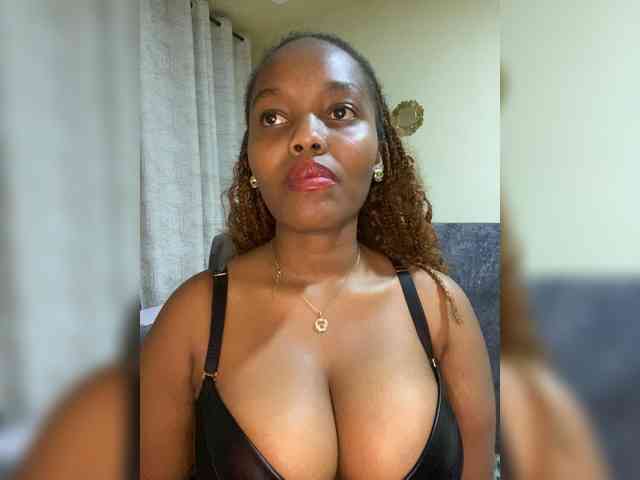 Curvy-maxy9