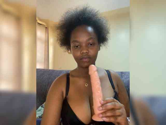 Curvy-maxy9 webcam