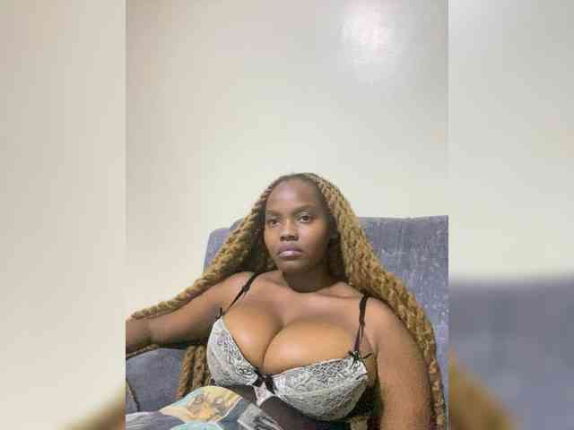 Curvy-maxy9 Curvy-maxy9