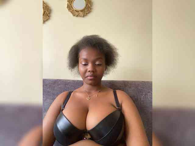 Curvy-maxy9 Curvy-maxy9