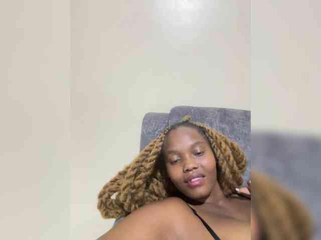 Curvy-maxy9 Curvy-maxy9