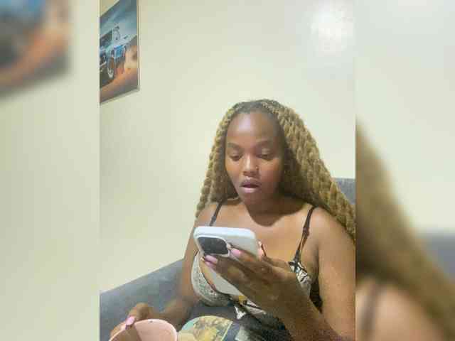 Curvy-maxy9 Curvy-maxy9