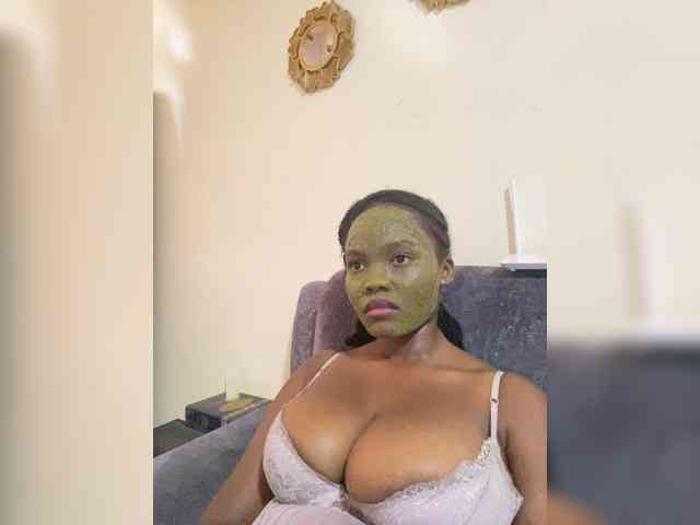 Curvy-maxy9 Curvy-maxy9