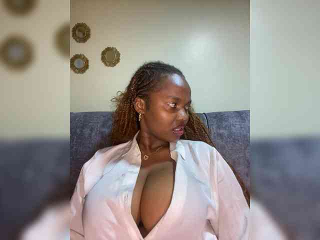Curvy-maxy9