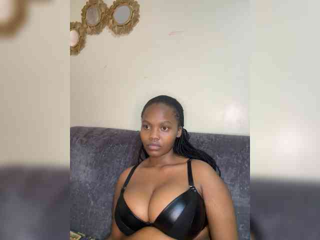 Curvy-maxy9 Curvy-maxy9