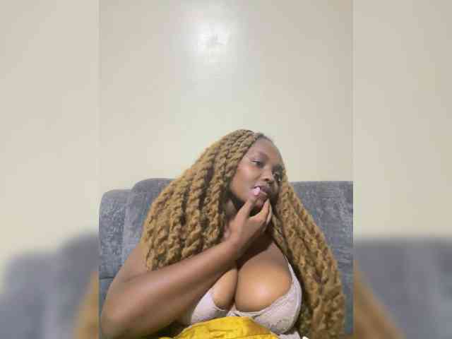 Curvy-maxy9 Curvy-maxy9