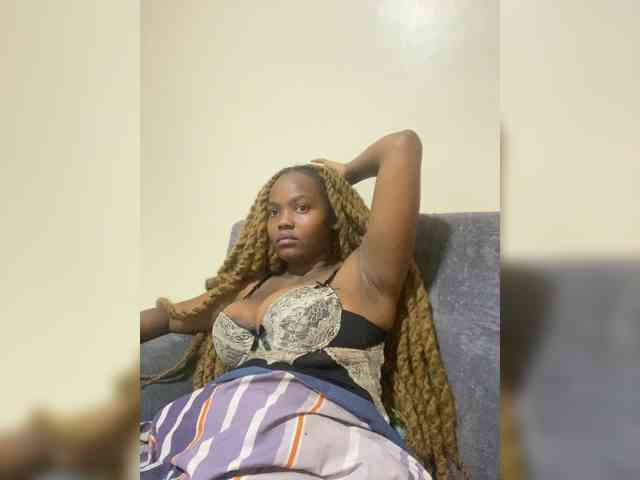 Curvy-maxy9 Curvy-maxy9