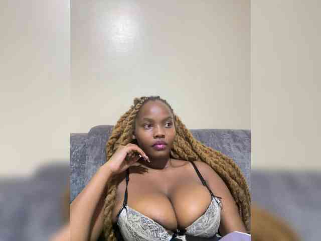 Curvy-maxy9 Curvy-maxy9