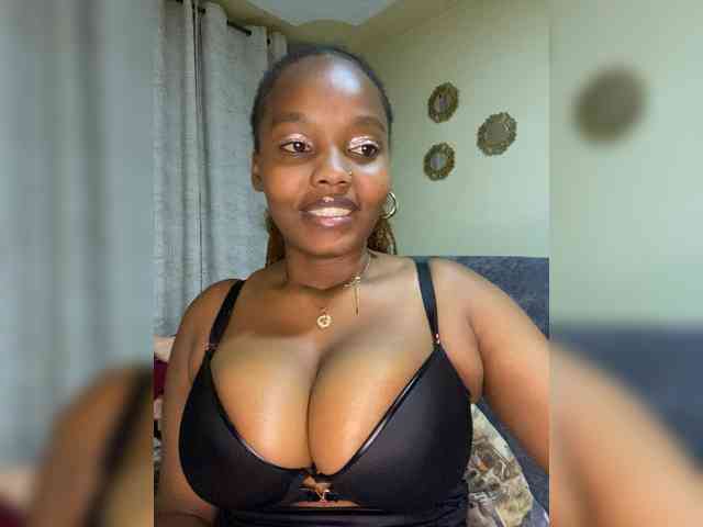 Curvy-maxy9