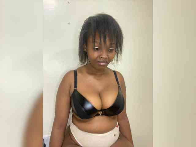 Curvy-maxy9 Curvy-maxy9