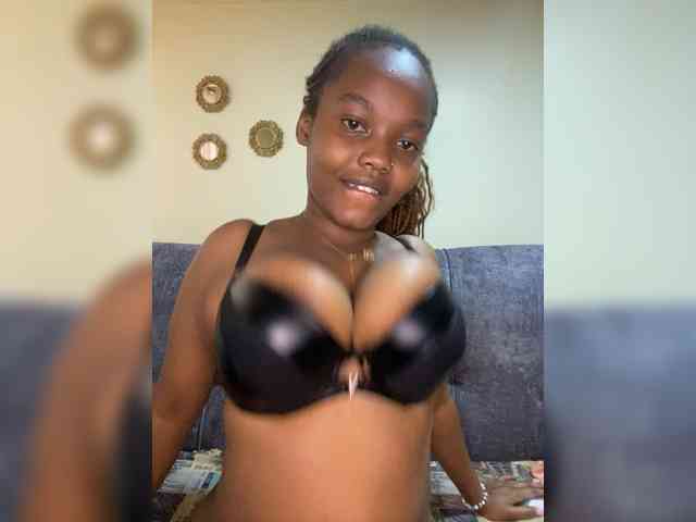 Curvy-maxy9