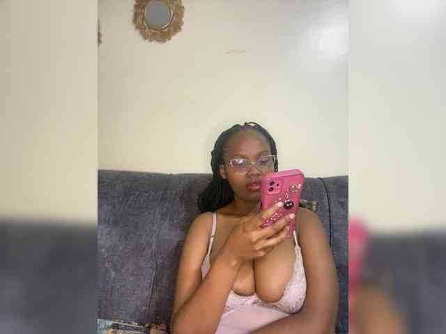 Curvy-maxy9 Curvy-maxy9