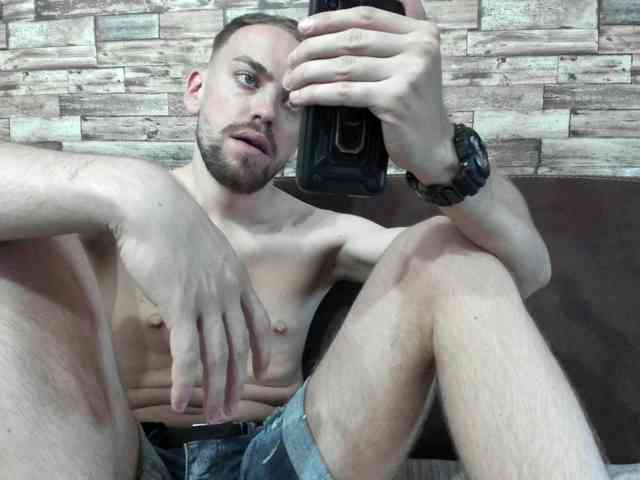 floslayer Live Webcam on BongaCams