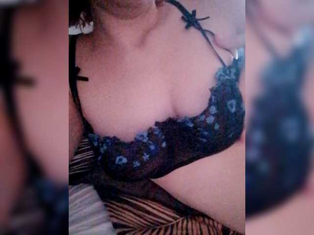 Anabella-1's BongaCams show and profile