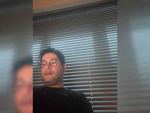 Latinguy87 Live Webcam on BongaCams