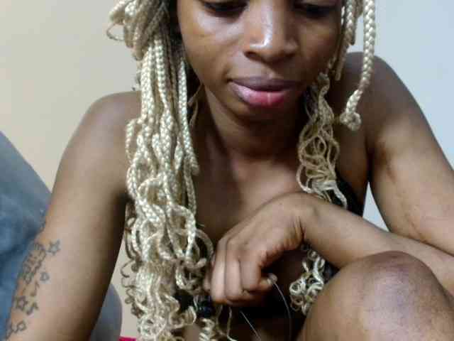 SweetsLolilta webcam