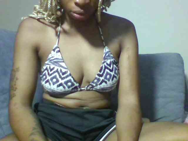 SweetsLolilta webcam