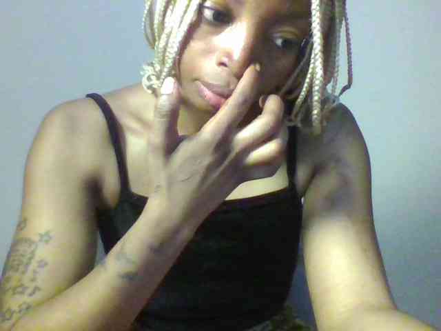 SweetsLolilta webcam