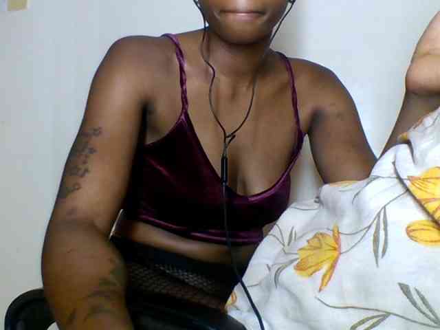SweetsLolilta webcam