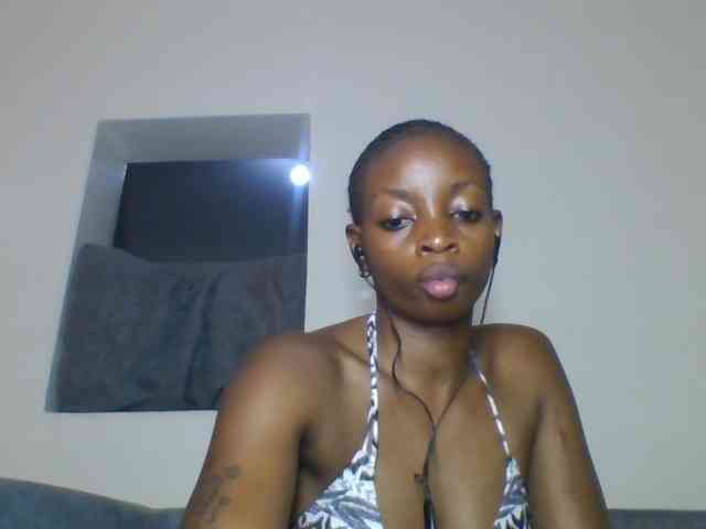 SweetsLolilta webcam