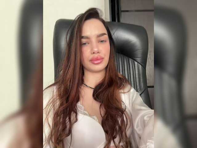 EvaDesire's BongaCams show and profile