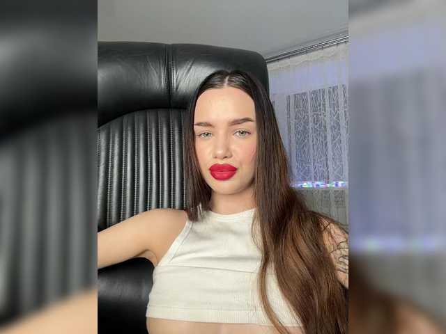 EvaDesire's BongaCams show and profile