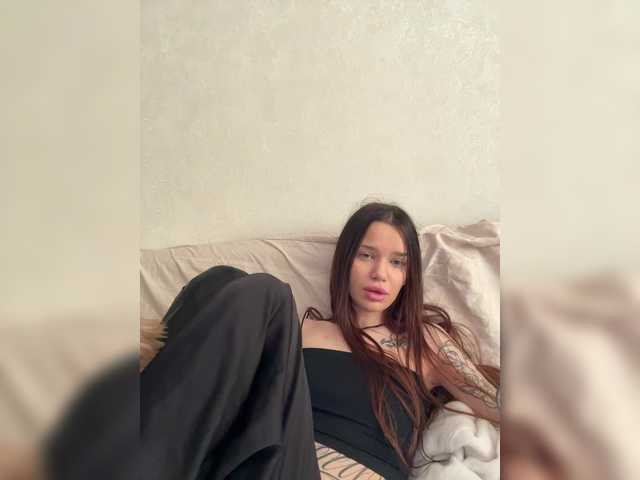 EvaDesire's BongaCams show and profile