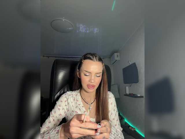 EvaDesire's BongaCams show and profile