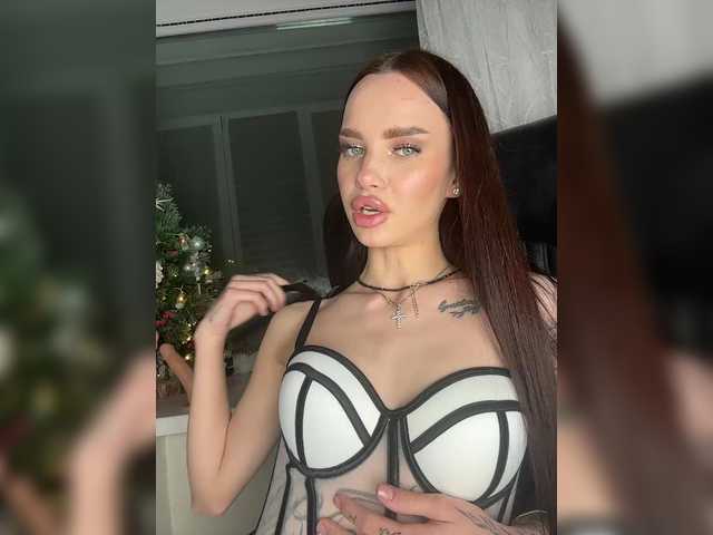 EvaDesire's BongaCams show and profile