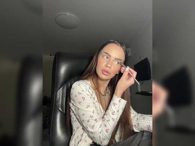 EvaDesire's BongaCams show and profile