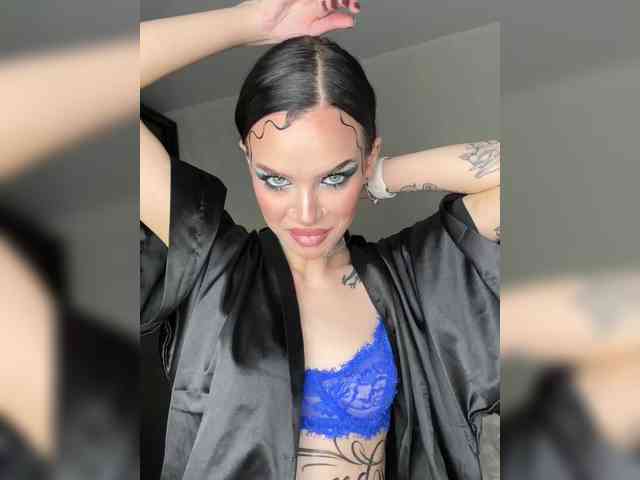 EvaDesire Live Webcam on BongaCams