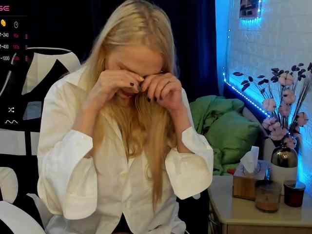 AmelieAndersen webcam
