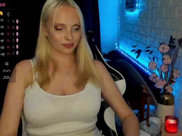 AmelieAndersen webcam