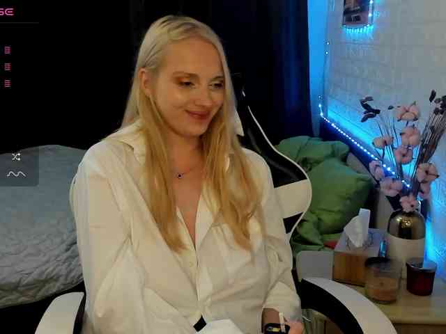AmelieAndersen webcam