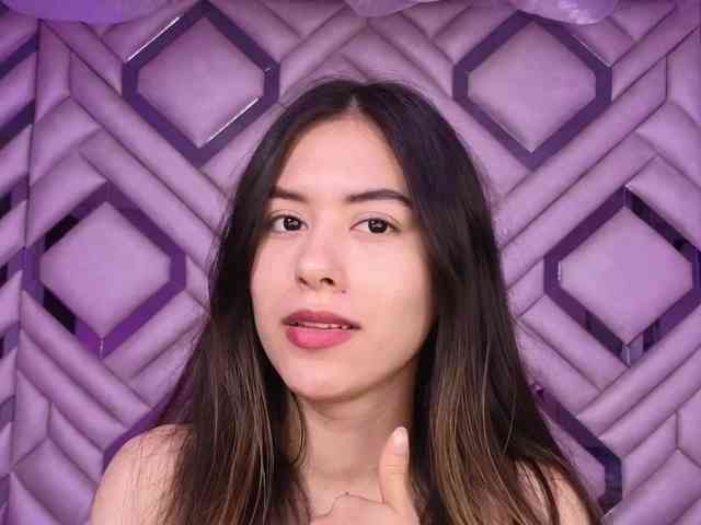 ZaraMiller webcam