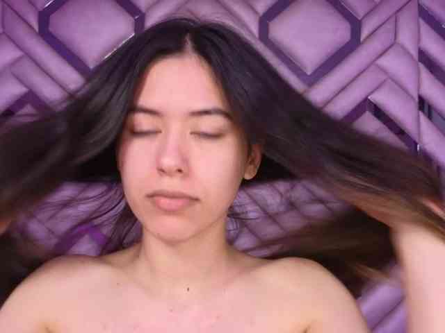 ZaraMiller webcam