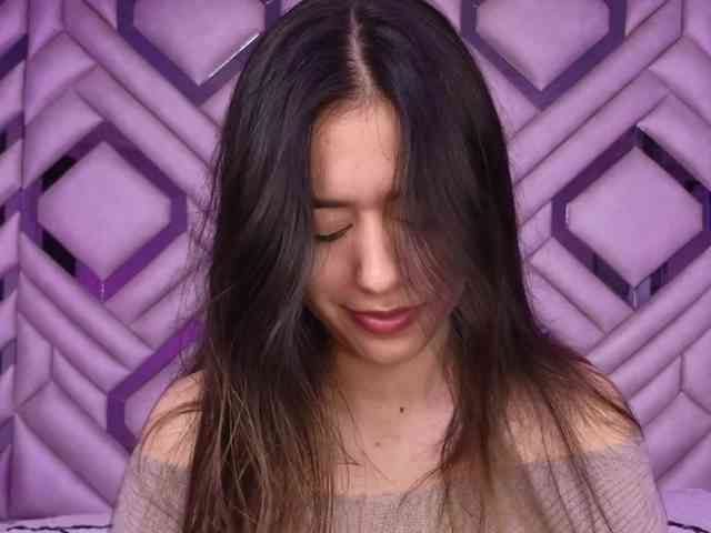 ZaraMiller webcam