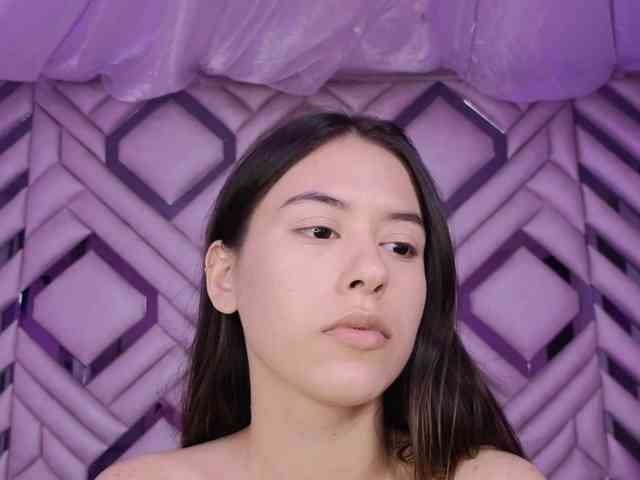 ZaraMiller webcam