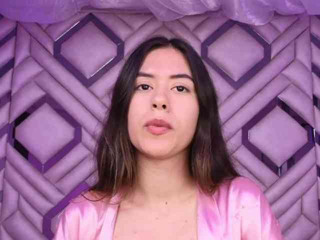 ZaraMiller webcam