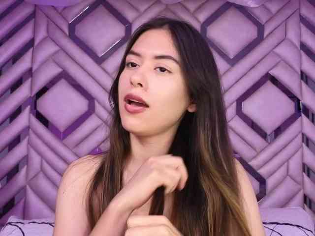 ZaraMiller webcam