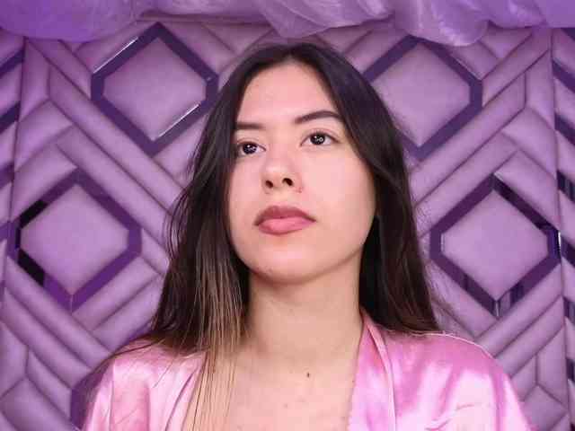 ZaraMiller webcam