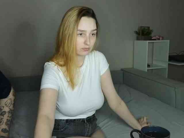 Sweet-Little-Lie webcam