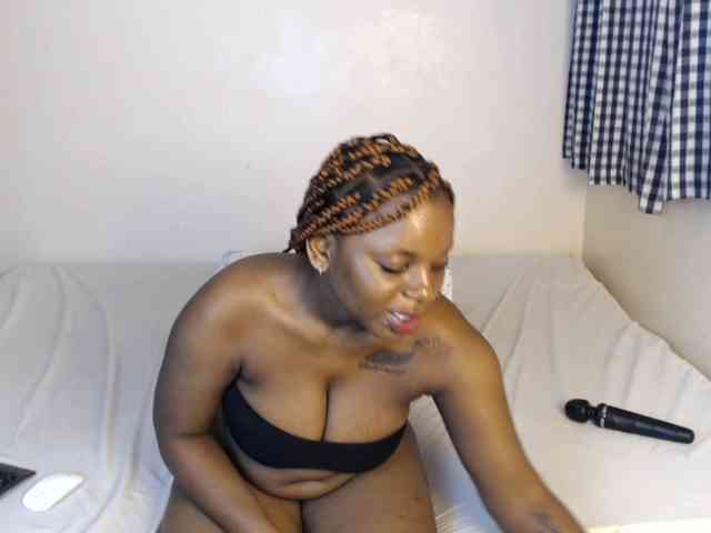 JolieNoir webcam