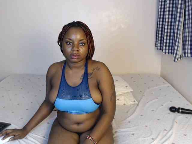 JolieNoir webcam