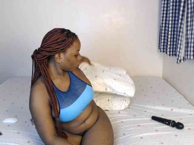 JolieNoir webcam